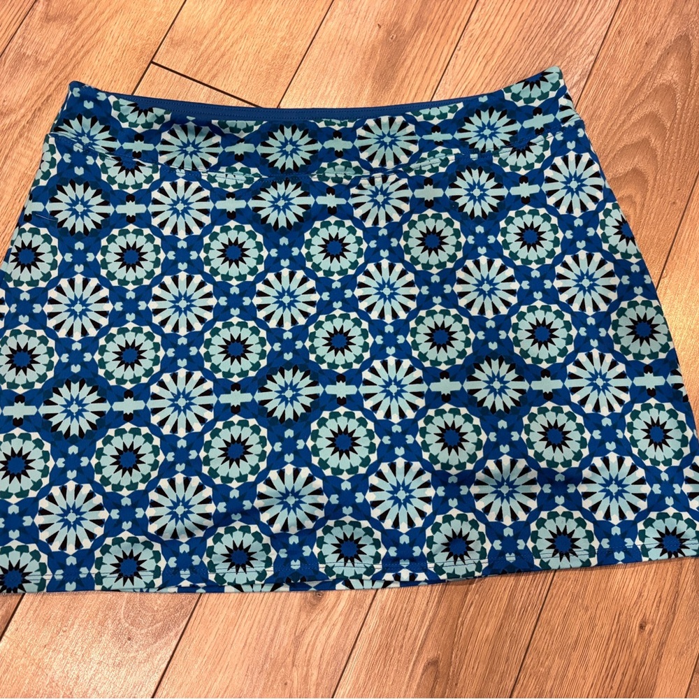 Tranquility by Colorado Clothing Blue Floral Skort Size Large